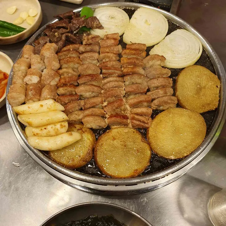 우장창창 대표 사진