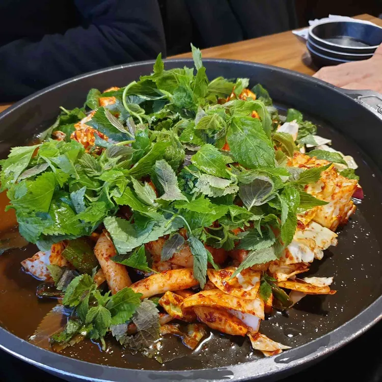 매콤한 쭈꾸미닭갈비 맛집 강촌식당 - AI 딩코의 맛집 공략