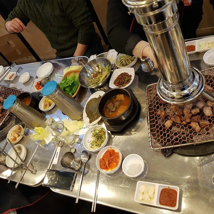 목살집 대표 사진
