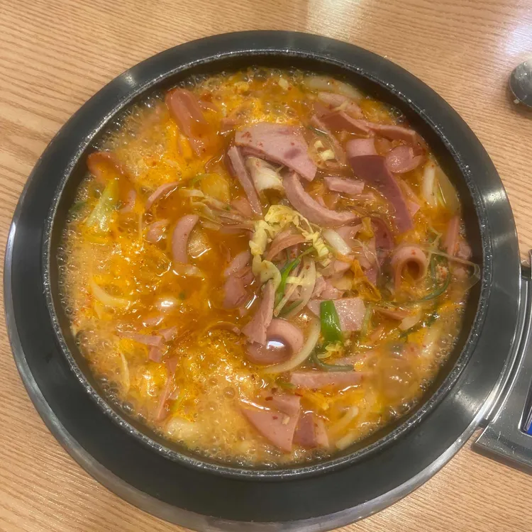 엉클부대찌개 대표 사진