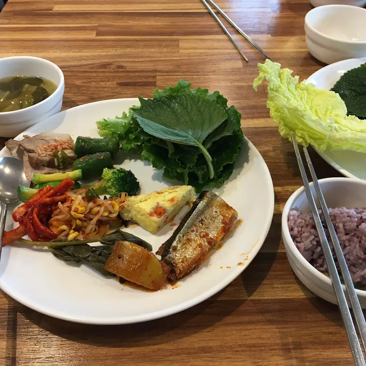 귀빈한식부페 대표 사진