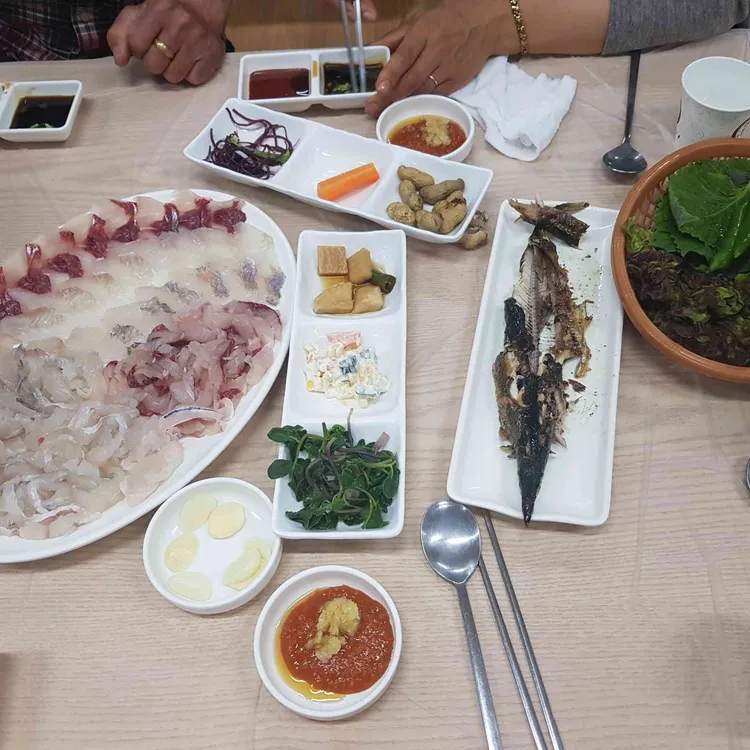 9번선애횟집 대표 사진