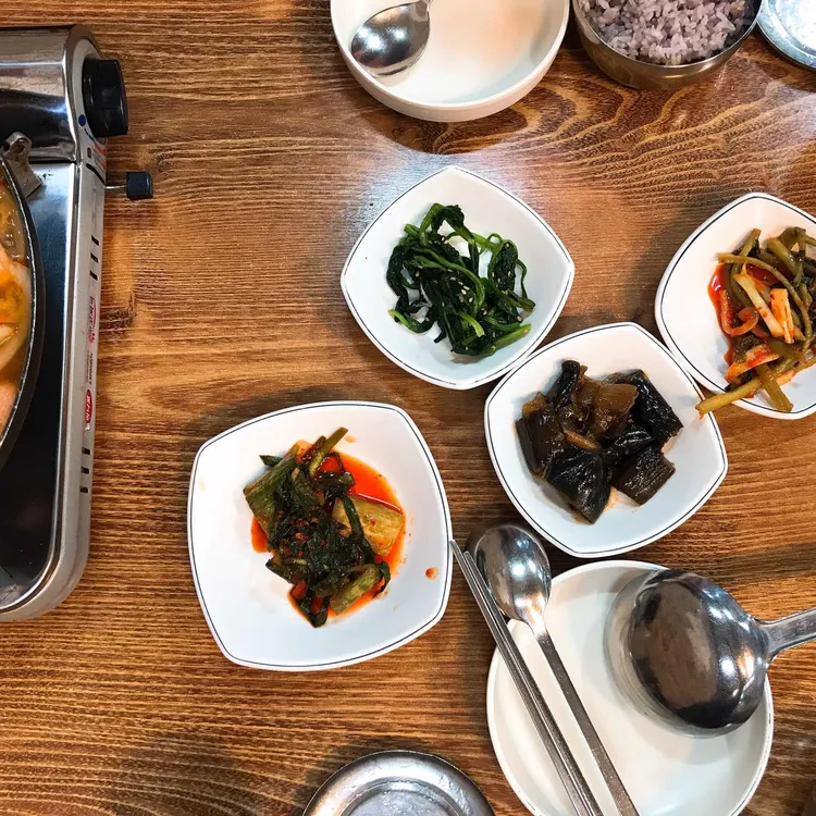 보따리부대찌개 대표 사진