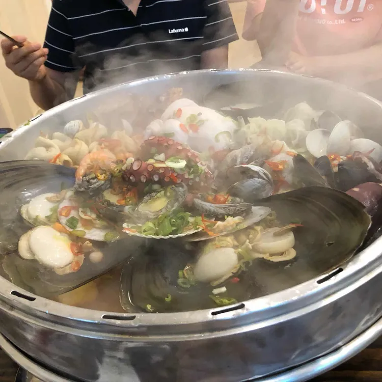 홍이네대왕조개전골 대표 사진