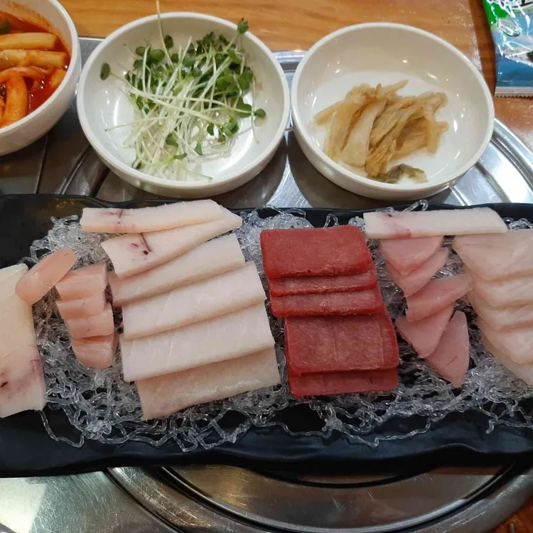 대관령족발과참치 대표 사진