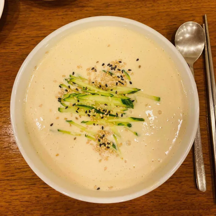 명성이 자자한 국시집 대표 사진