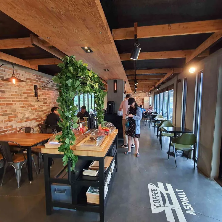 ASPHALT COFFEE 대표 사진