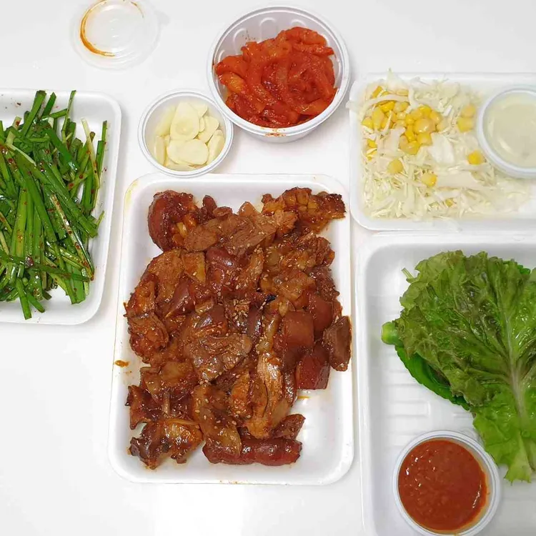 솔방울매운족발 대표 사진