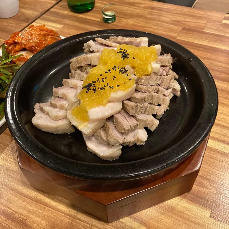돈통마늘보쌈 대표 사진