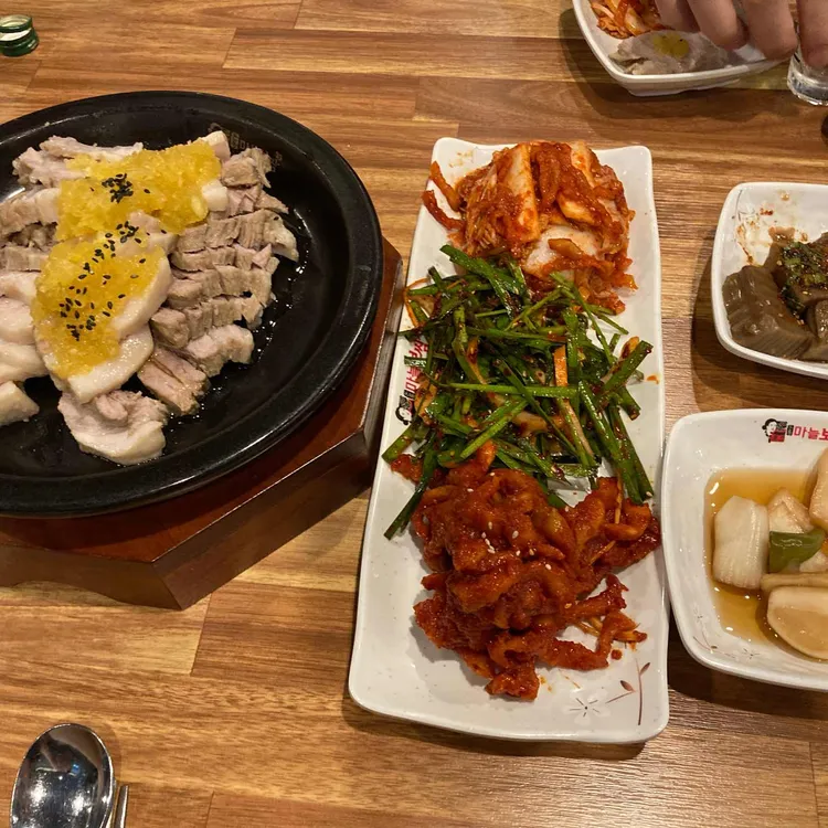 돈통마늘보쌈 대표 사진