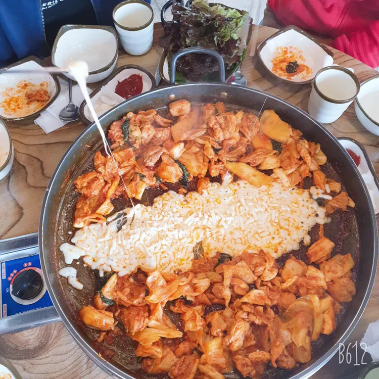 닭갈비봉천막국수 대표 사진