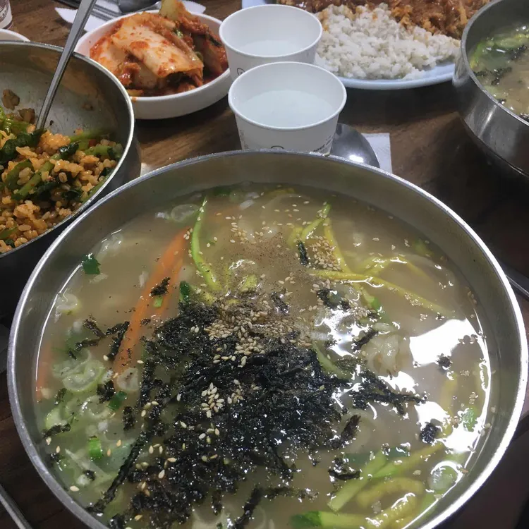 홍두깨손칼국수&수제왕돈까스 대표 사진
