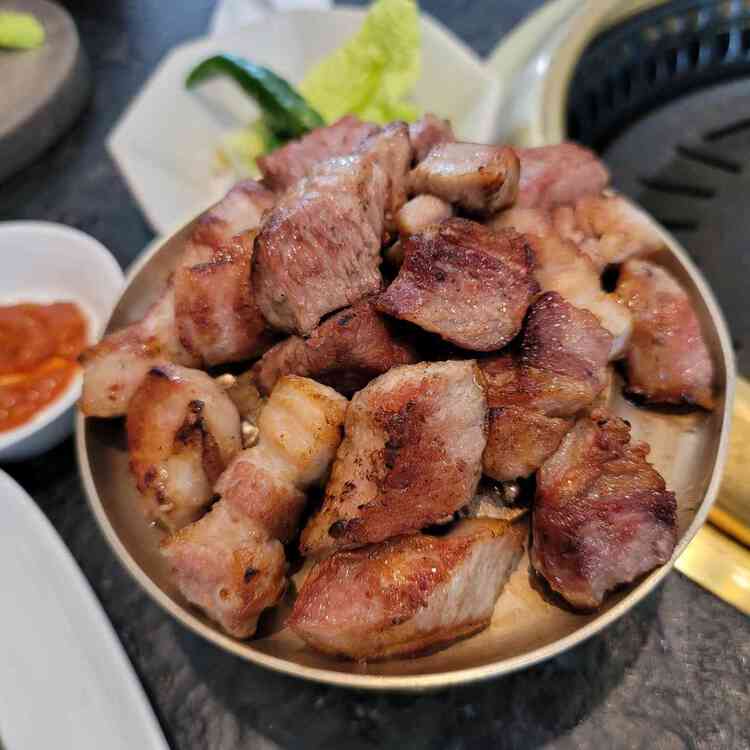 이도맨숀: 고급스러운 분위기의 한우집 - AI 딩코의 맛집 공략