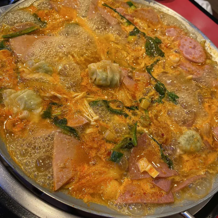 놀부부대찌개 대표 사진