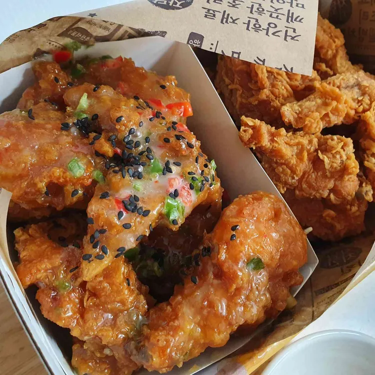 자담치킨 대표 사진