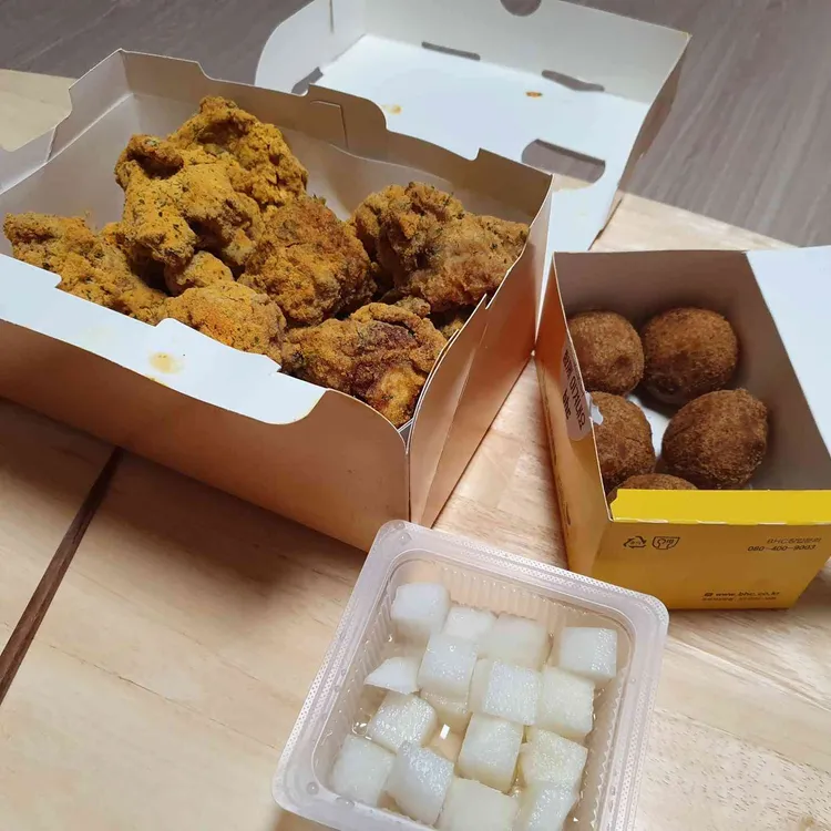 BHC치킨 진주경상대점 대표 사진