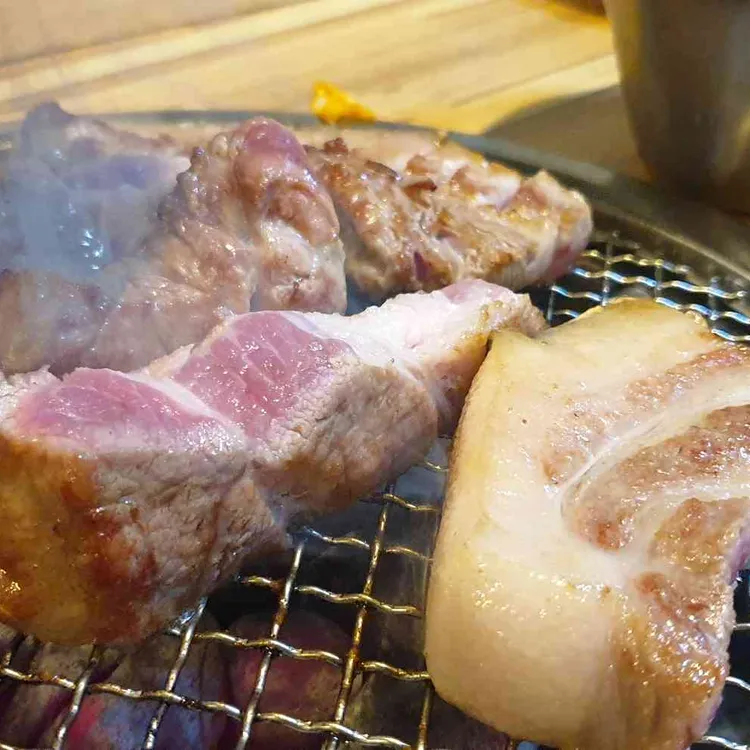 제주 홍돈 - 흑돼지 전문 맛집 - AI 딩코의 맛집 공략