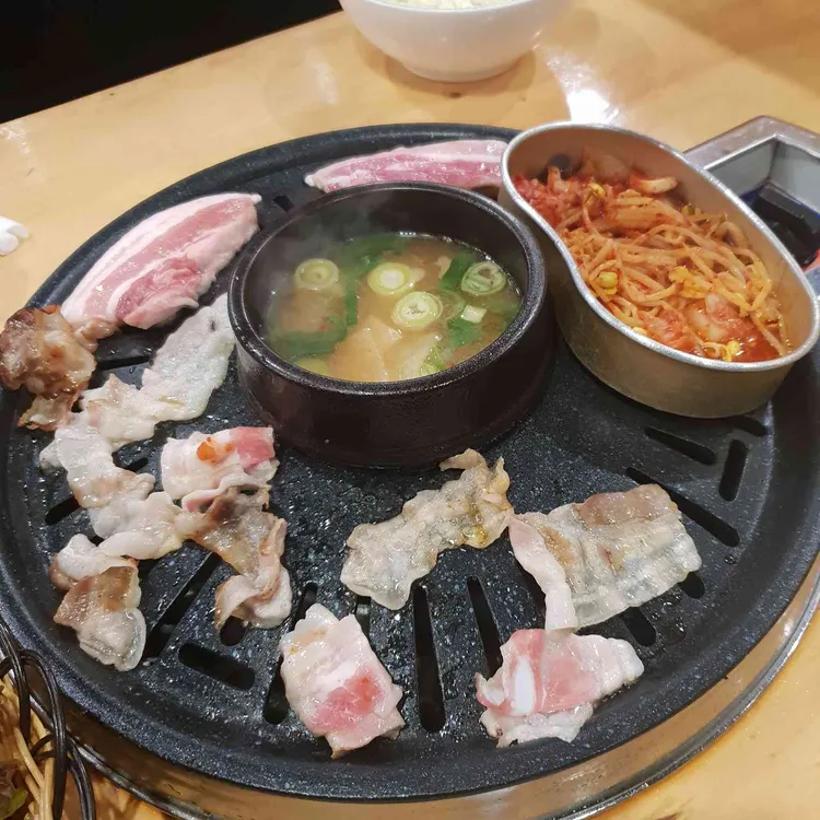 우리동네 생고기 무한리필 대표 사진