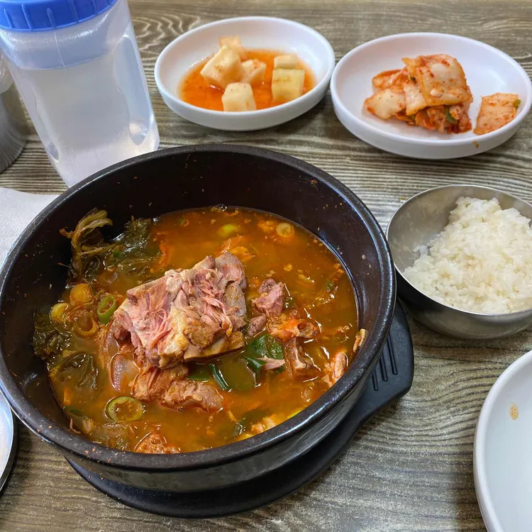 강승우의뼈감자탕 대표 사진