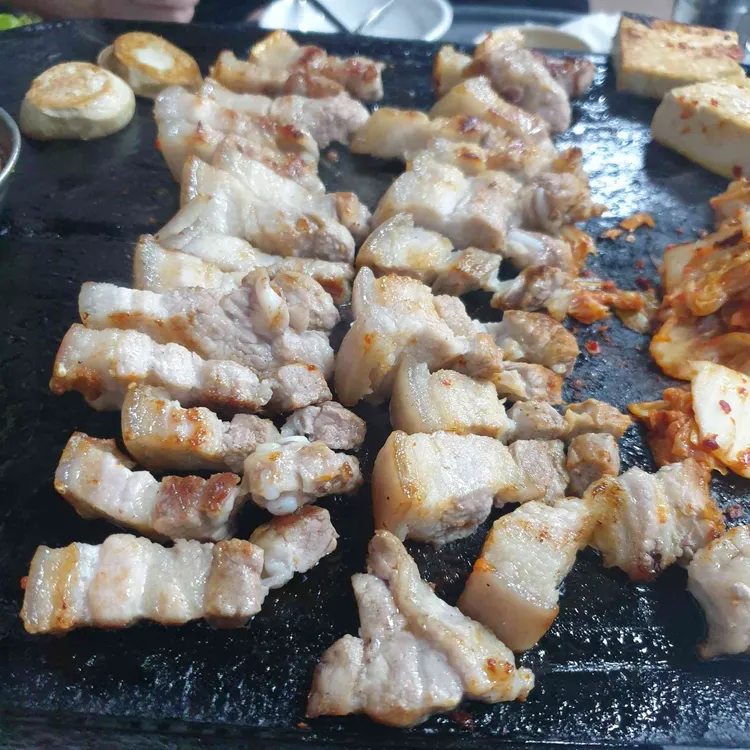 똥돼지 대표 사진