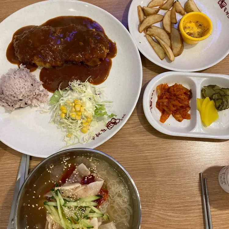 김민성아임넙띠기돈까스 대표 사진