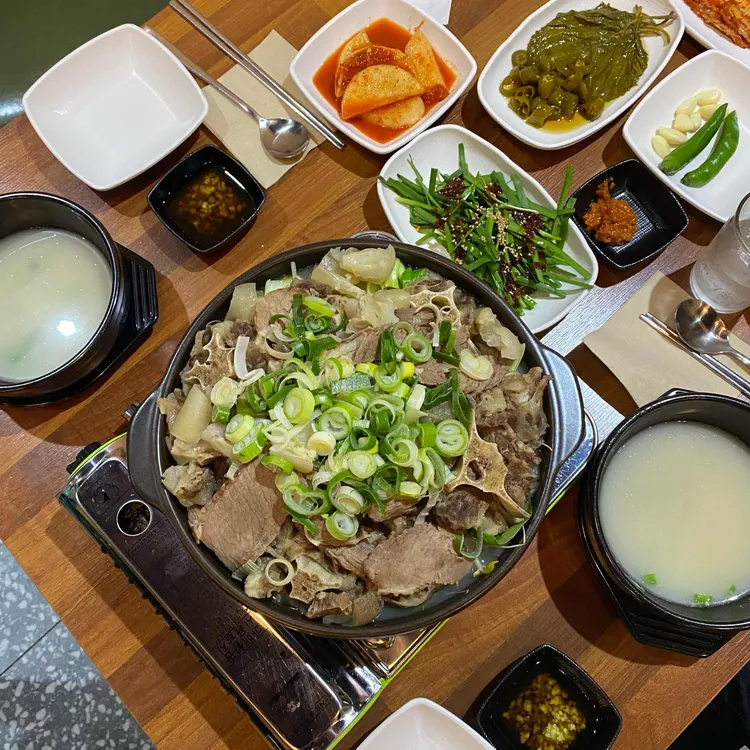 이윤자꼬리곰탕 대표 사진