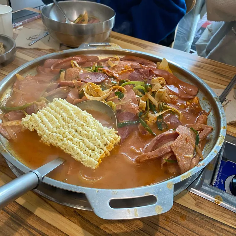 맛 좋은 이태리부대찌개 - AI 딩코의 맛집 공략