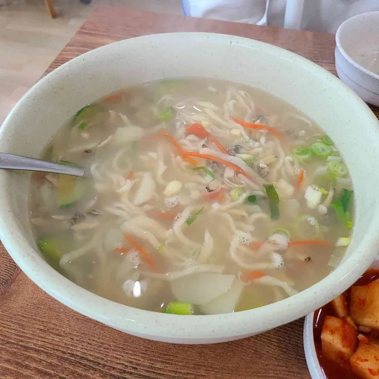장경리바지락손칼국수 대표 사진
