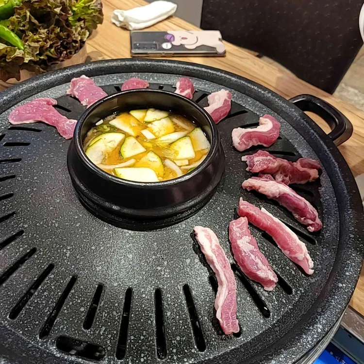 흥부이가 정육식당 대표 사진