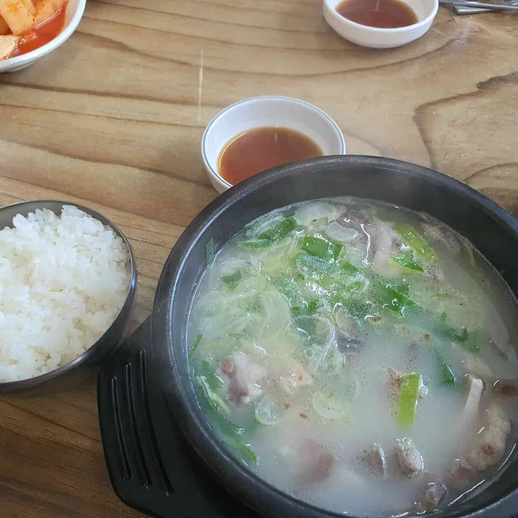 한솔곰탕 대표 사진