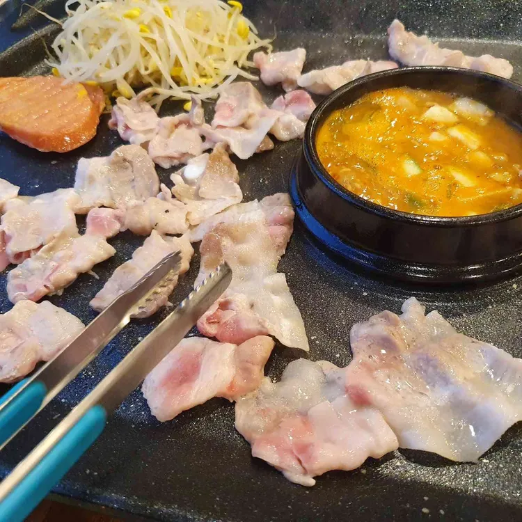 지례흑돈세상 수라간 대표 사진