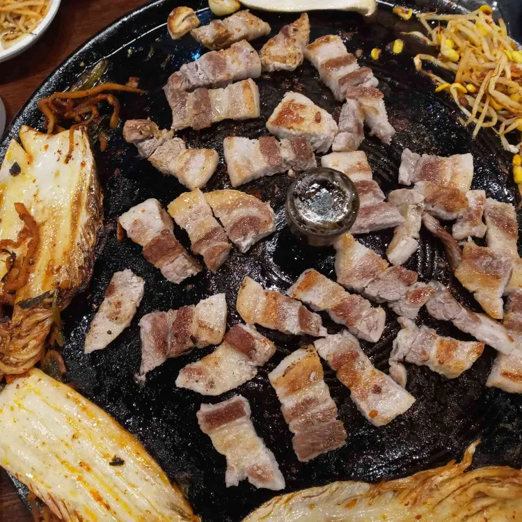 솥뚜껑삼겹살 대표 사진