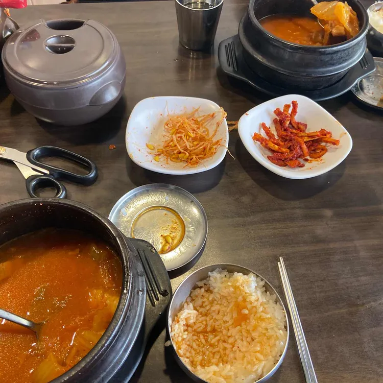 명품 기사식당 뚝다리 김치찌개 대표 사진