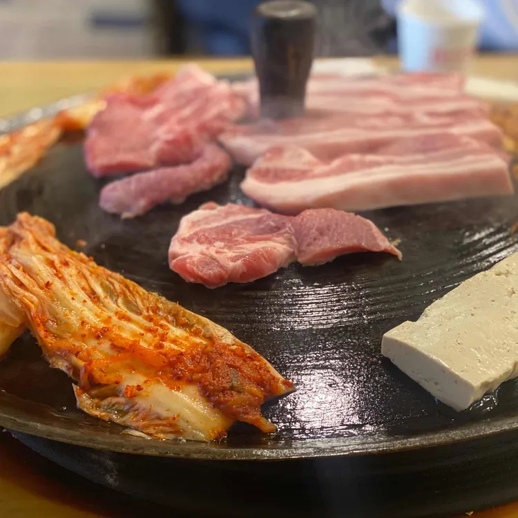 pan쓰리솥뚜껑김치삼겹살 대표 사진