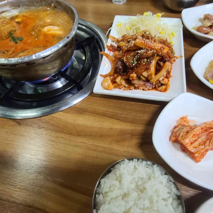 옛날집생고기김치찌개해물찜 대표 사진