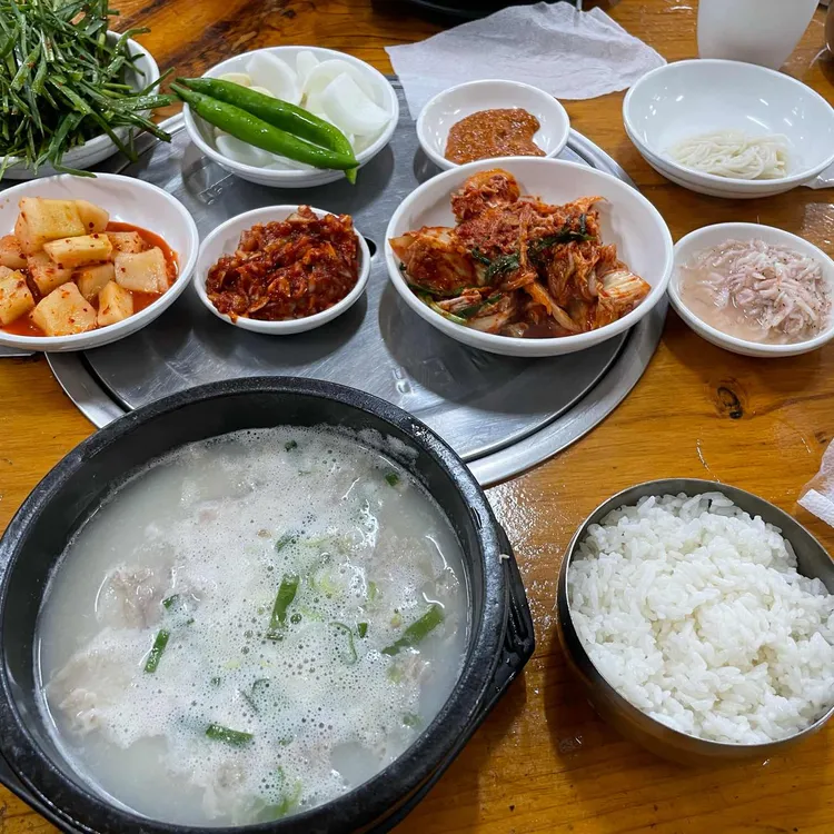 왕가마솥돼지국밥 대표 사진