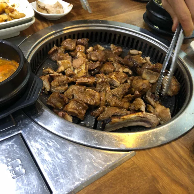 명품돼지마을 대표 사진
