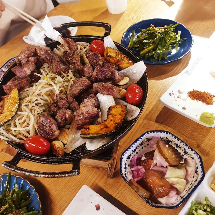 THE Yang 대표 사진