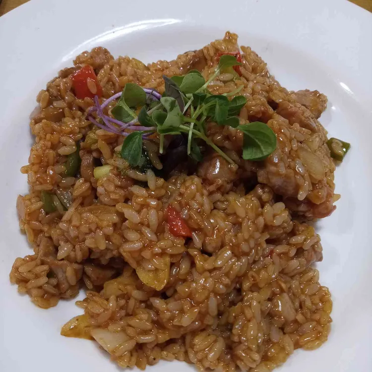 라라코스트 대표 사진