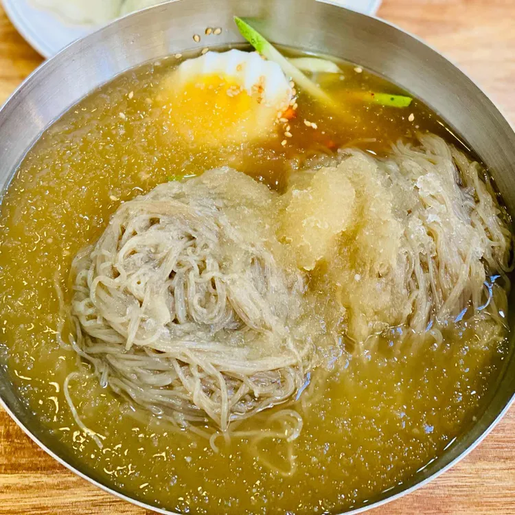 쪼매매운냉면 대표 사진