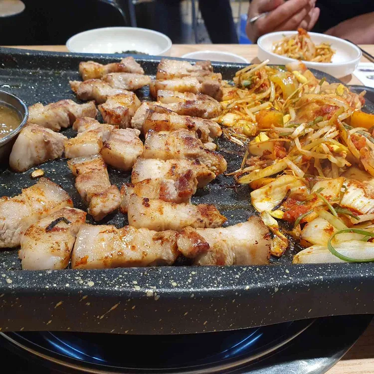 돌하루방도야지 대표 사진