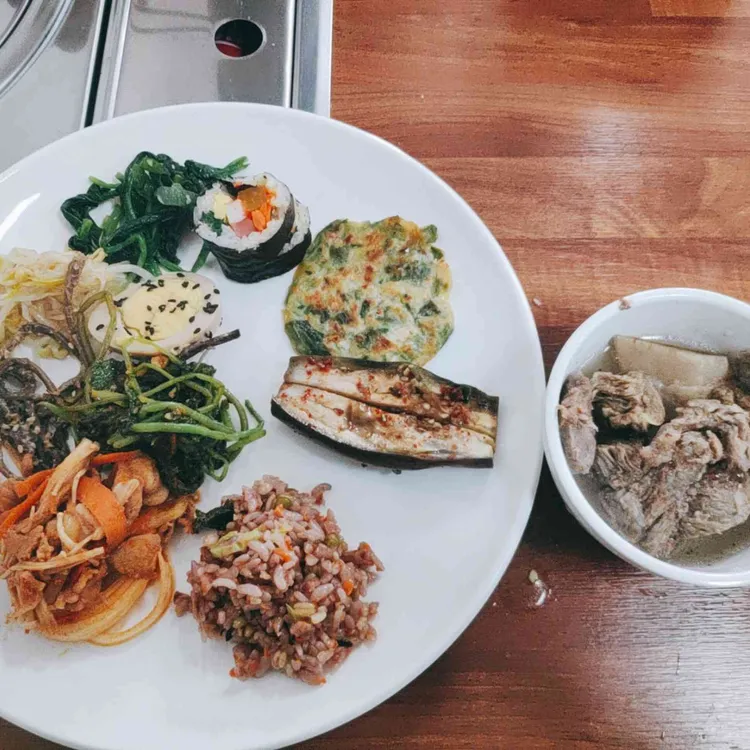 진수성찬 대표 사진