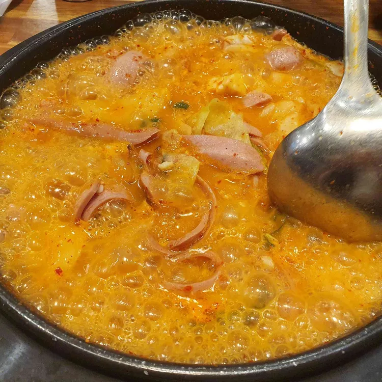 엉클부대찌개 대표 사진