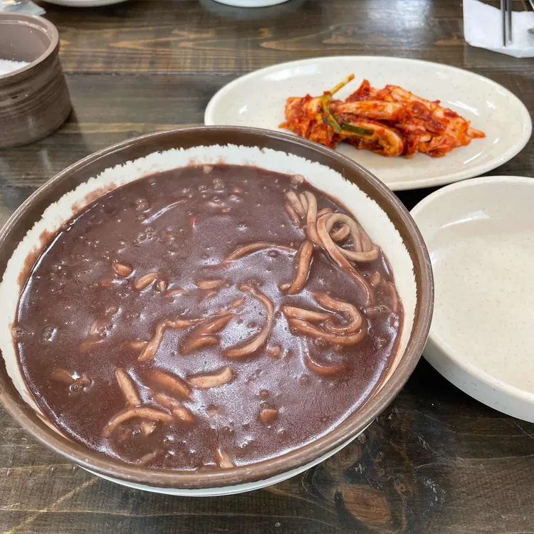 뚝배기손칼국수 대표 사진