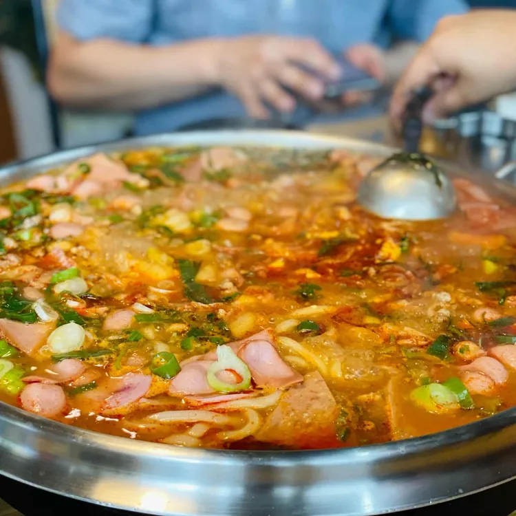 놀부부대찌개 대표 사진