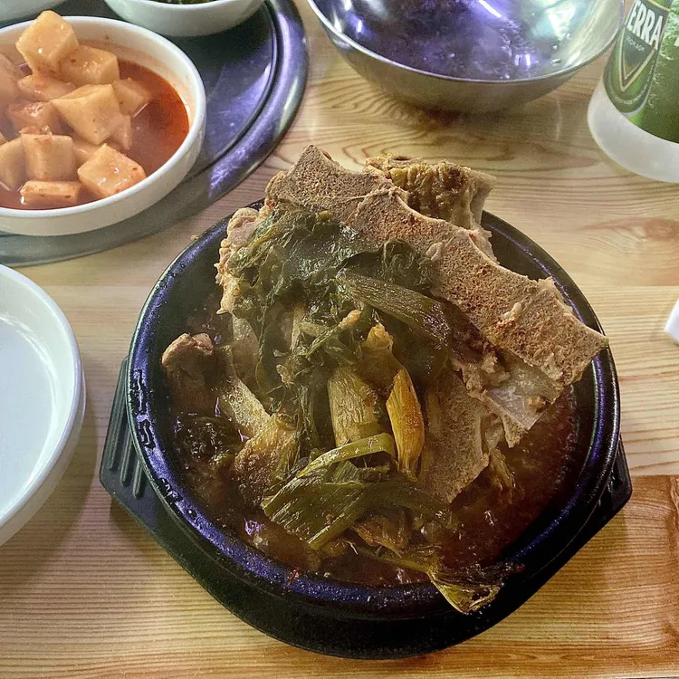 맛자랑뼈다귀해장국 대표 사진