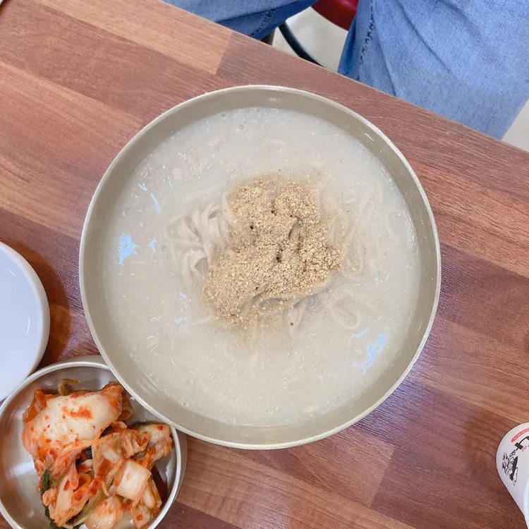 옛날밀국수 대표 사진