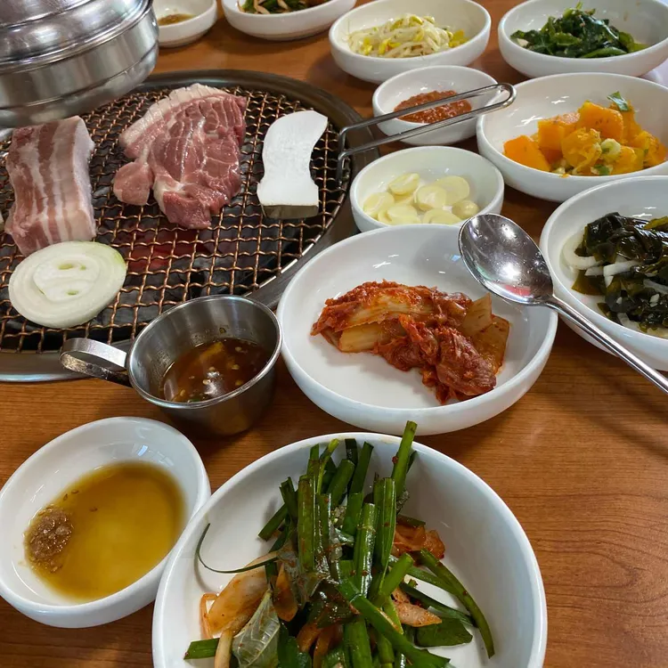 제주 애월 어사촌도야지 맛집 리뷰 - AI 딩코의 맛집 공략