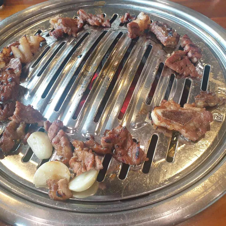 옛날돼지숯불갈비 대표 사진