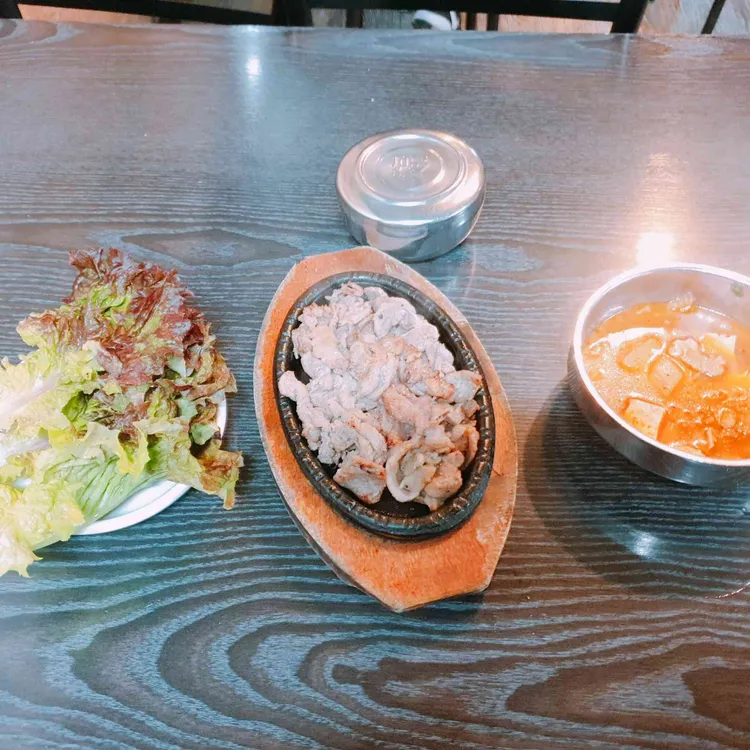 행복한제육불백 대표 사진